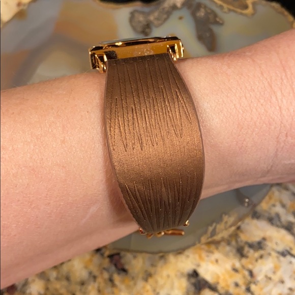 Charles Latour pink w leather band watch NIB - Picture 8 of 16